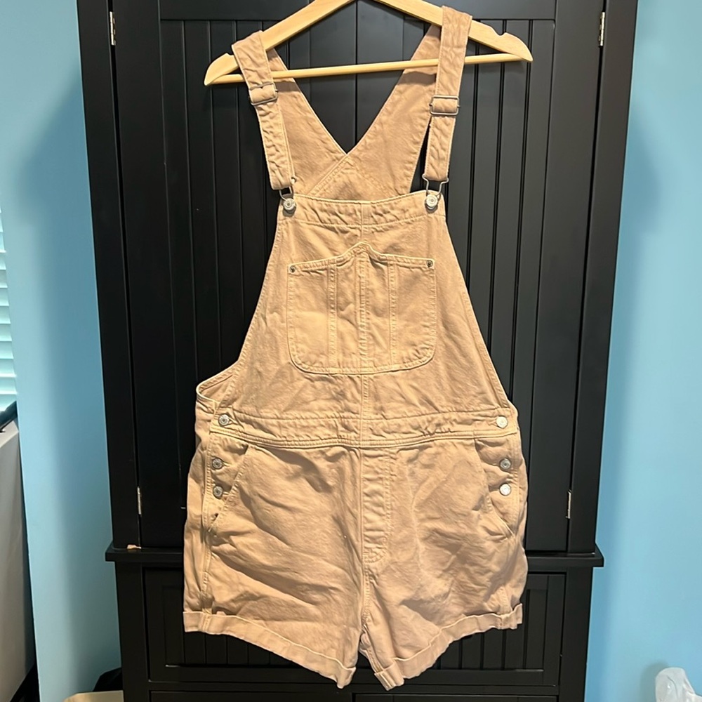 Overall shorts
